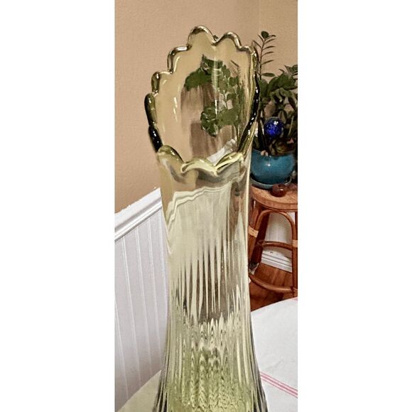 Vintage Fenton 18.5" Hobnail Swung Avocado Green Vase Avocado Green - Picture 2 of 6